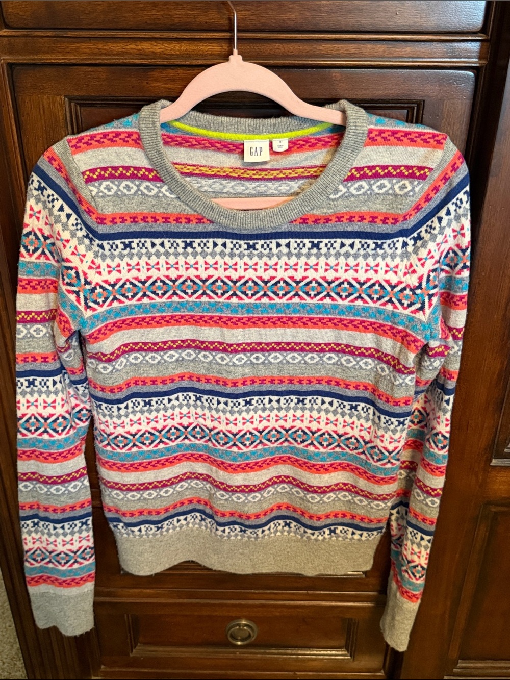 GAP Women's Gray Fair Isle Crewneck Sweater with Pink, Blue & Teal Accents